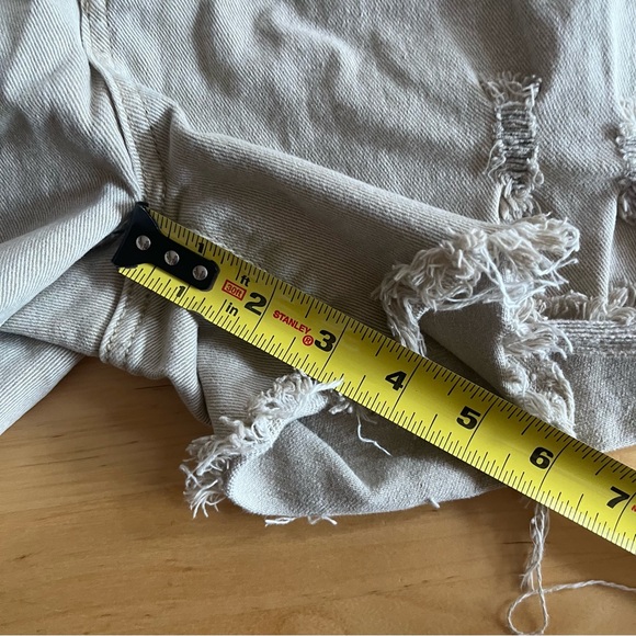 Risen Jeans Distressed Tan Khaki Denim Women Shorts size 1XL - Picture 7 of 7